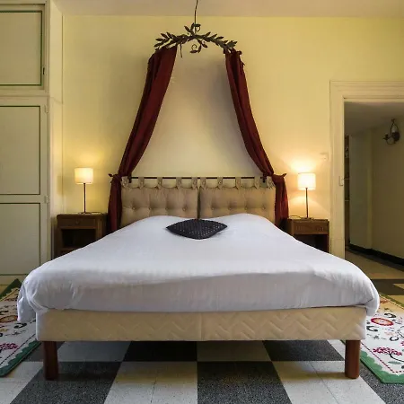Heritage Chateau In Chaleix With Shared Pool
