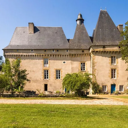 Heritage Chateau In Chaleix With Shared Pool Hébergement de vacances *