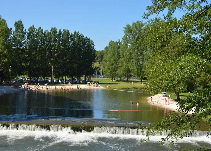 Castle In Chaleix By Forest Hébergement de vacances